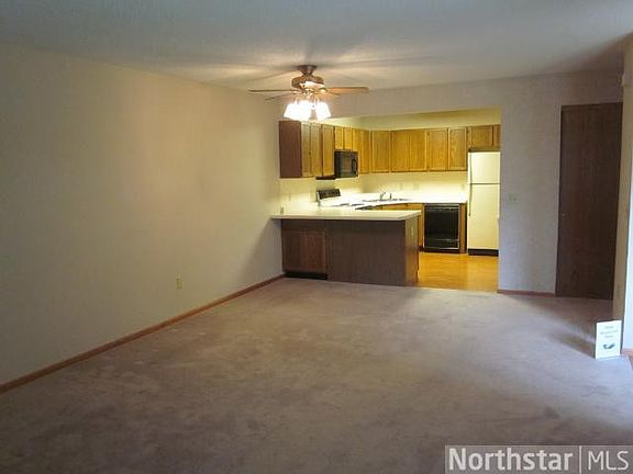 4th image of 118 Carmel Ave W