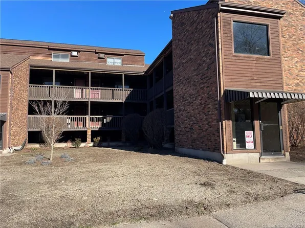 492 East Street #A-13, Plainville, CT 06062