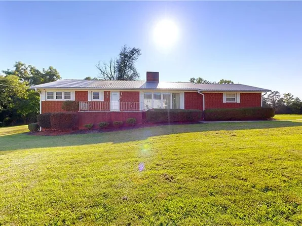 5386 Braxton Craven Rd, Trinity, NC 27370