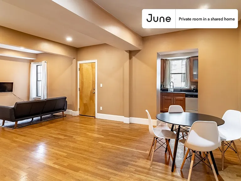 1592 Beacon St #D — Photo 10