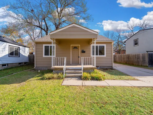1220 Henry St, Augusta, KS 67010
