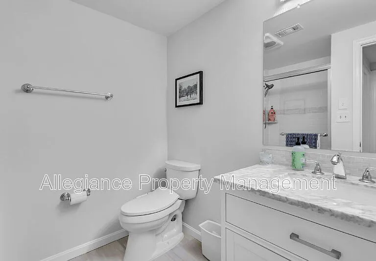 6861 Williamsburg Pond Ct — Photo 32