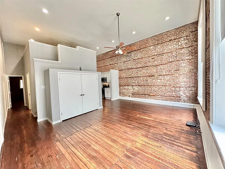 2309 Strand St #2D — Photo 11