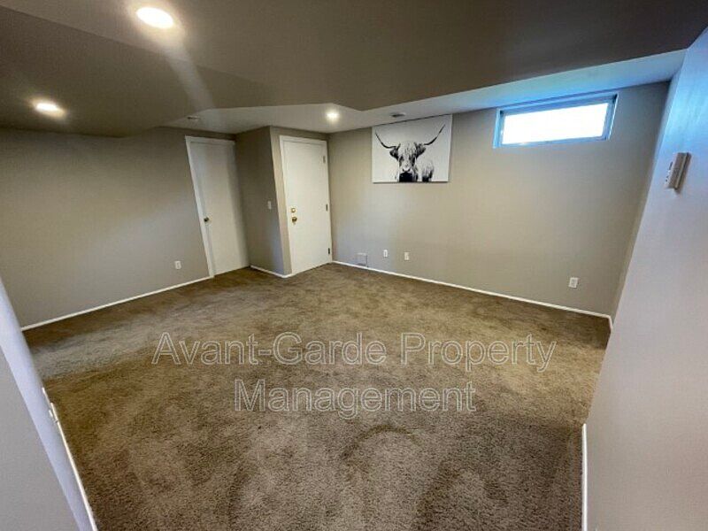 1st image of 21 Chippewa Rd #Basement