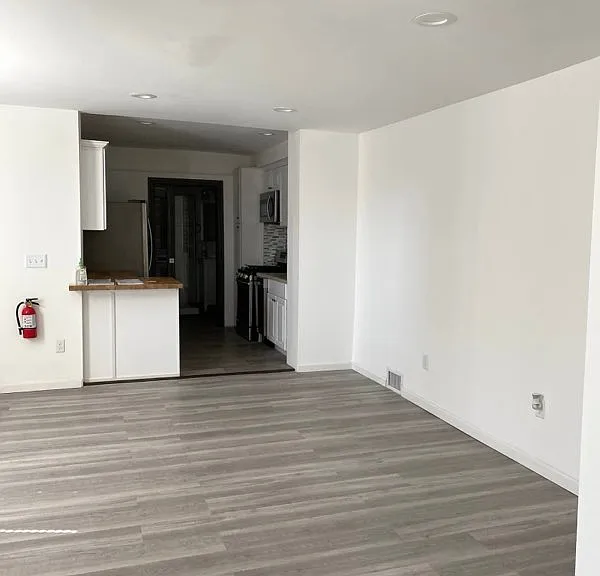 454 Undercliff Ave — Photo 5