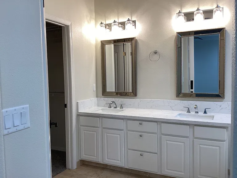 741 W Barcelona Ln — Photo 12