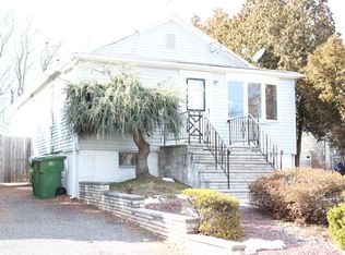 43 Henry St, Edison, NJ 08820