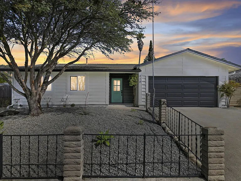 416 Gail Dr — Photo 43