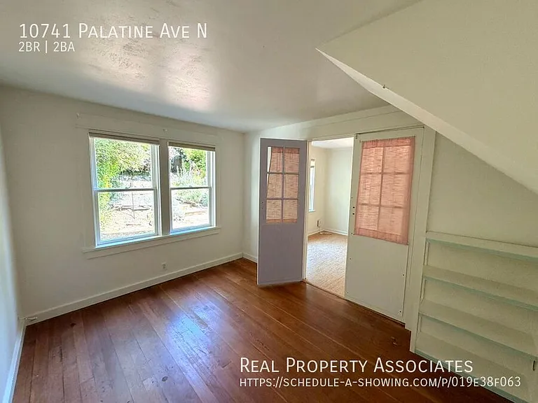 10741 Palatine Ave N — Photo 12