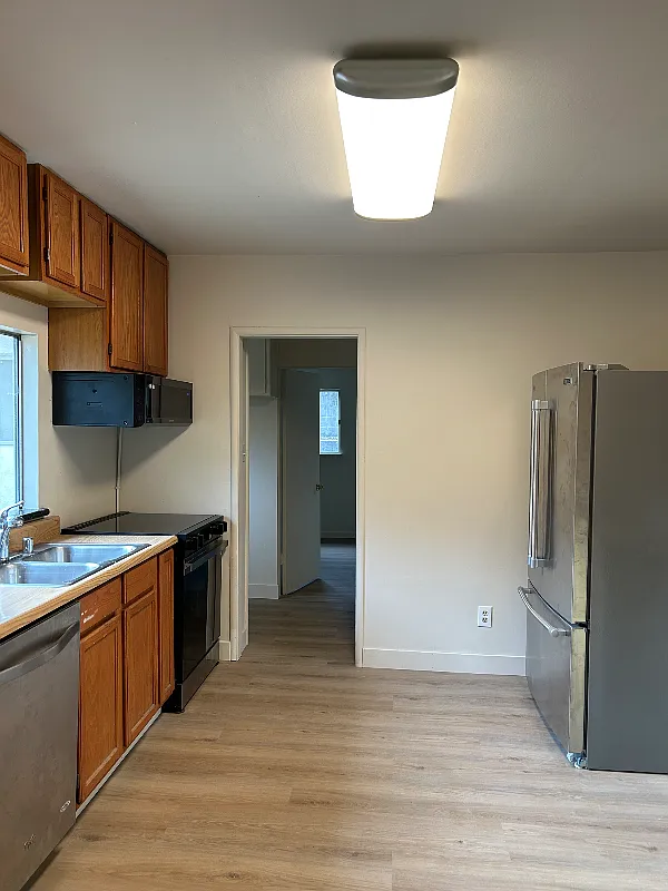 Cozy 2 Bed, 1 Bath Unit on Highland Ave in Martinez, CA - $2499/mo — Photo 3