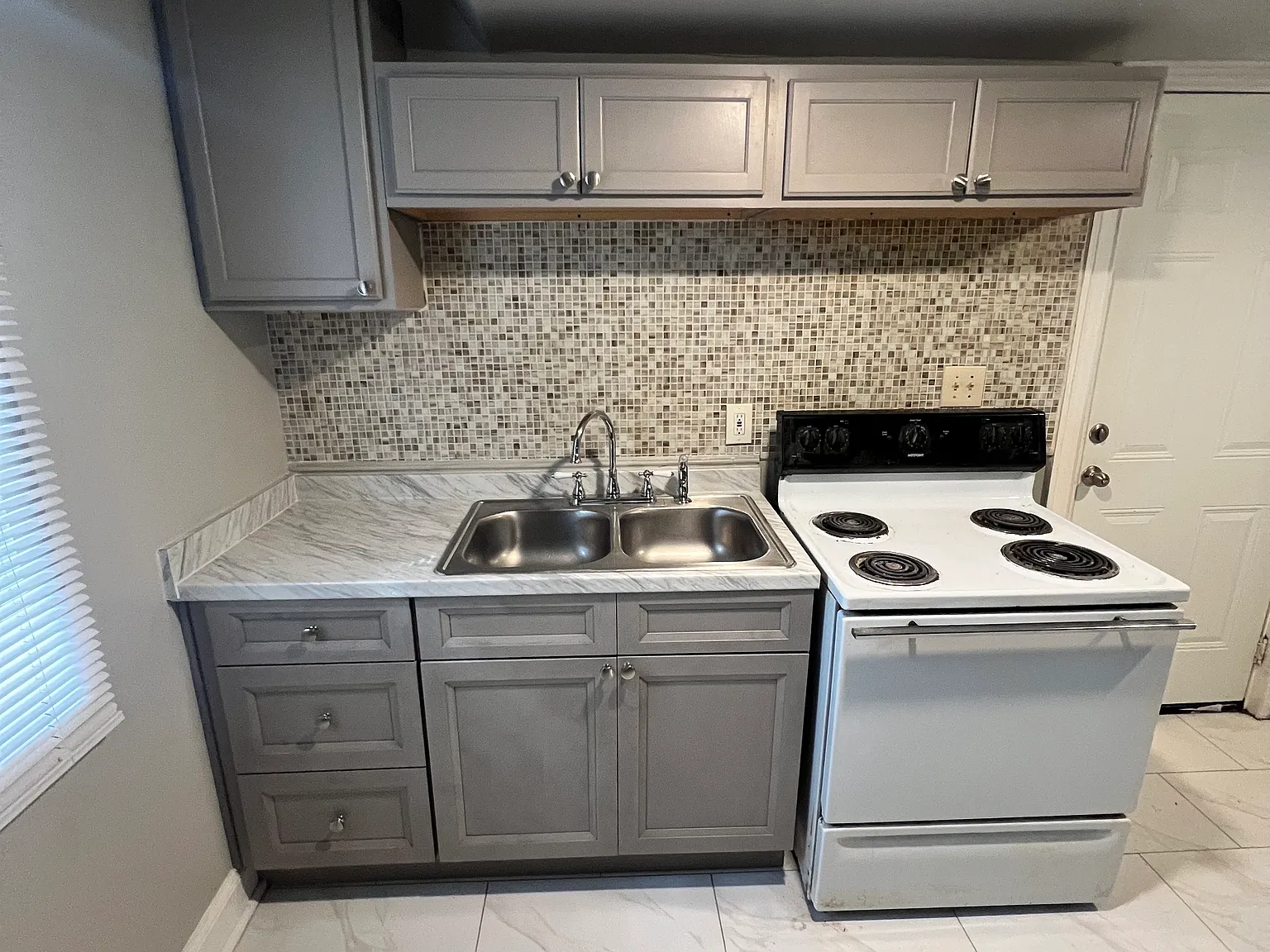 3 bed, 950 sqft, $1,650 — Photo 4
