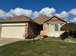 15851 Horseshoe Path Ct, Clinton Township, MI 48035