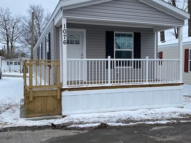 3011 Garfield Rd N #34 — Photo 2