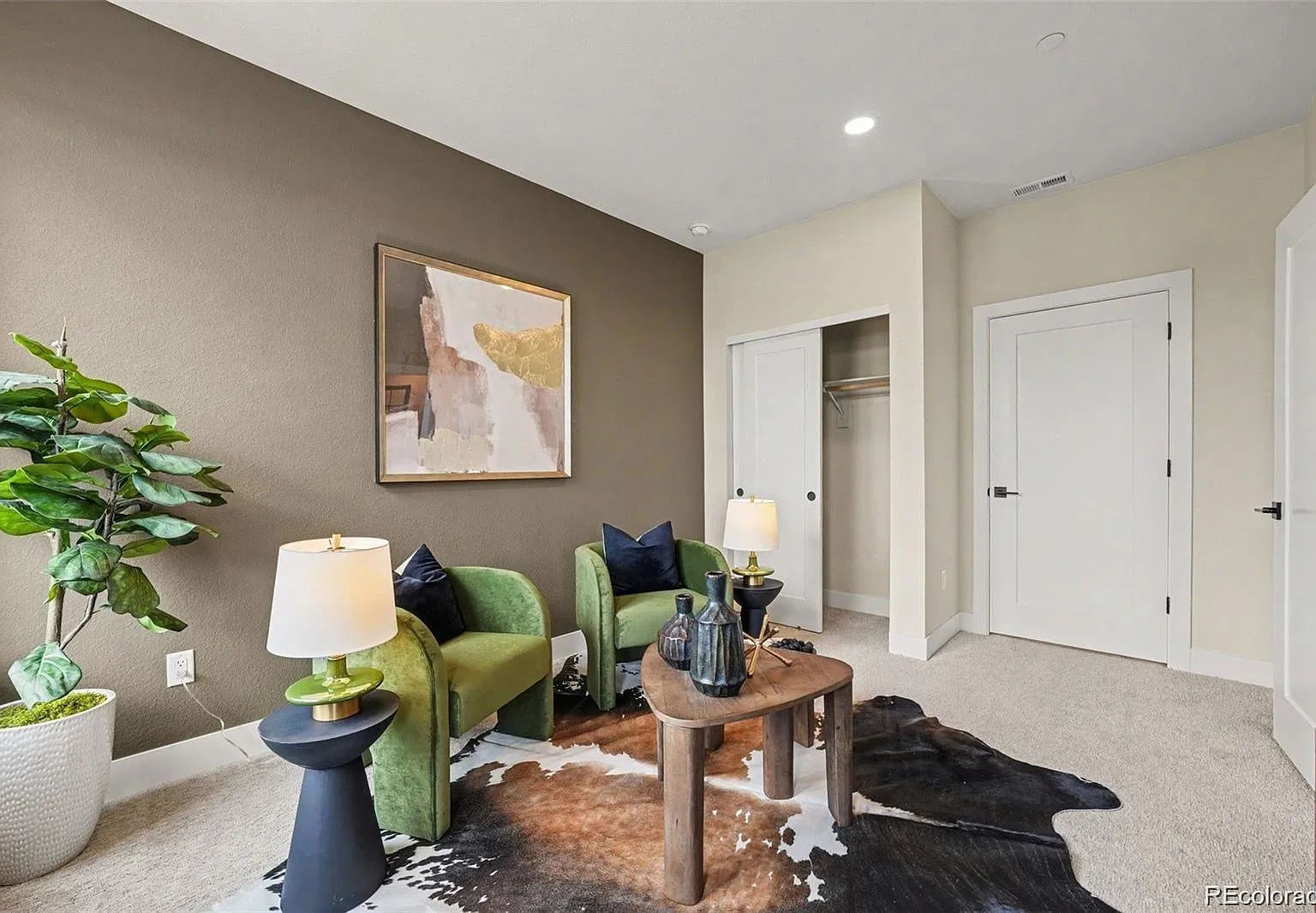 3 bed, 3.5 bath, 2449 sqft, $4,600 — Photo 3