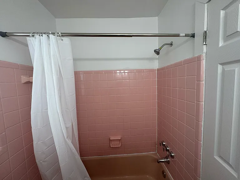 1821 Thomas St #2 — Photo 8