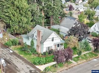 583 W Hayes St, Woodburn, OR 97071