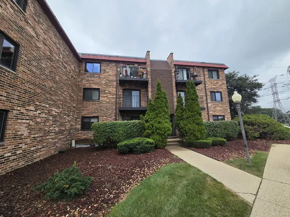 1761 W Algonquin Rd APT 1B, Mount Prospect, IL 60056