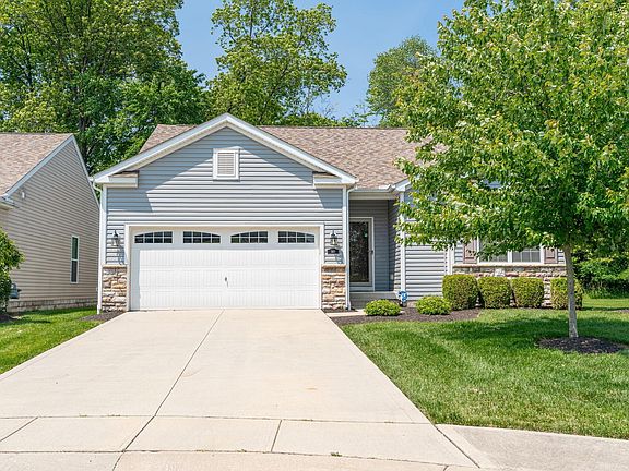 2nd image of 140 Broadstone Cir E