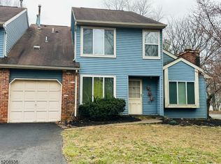 54 Cherrywood Dr, Somerset, NJ 08873