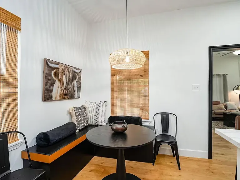502 Dark St — Photo 10