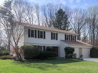 5200 Dunleigh Dr, Burke, VA 22015