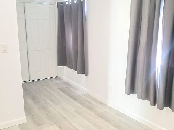 5th image of 2442 28th St APT C