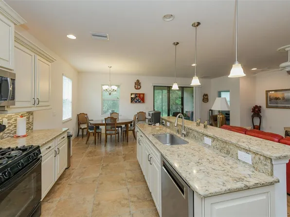 8152 36th St E, Sarasota, FL 34243