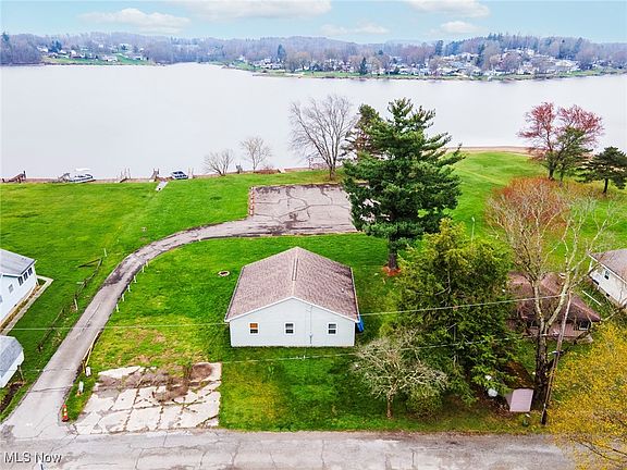 5th image of 32685 Lakeside Dr