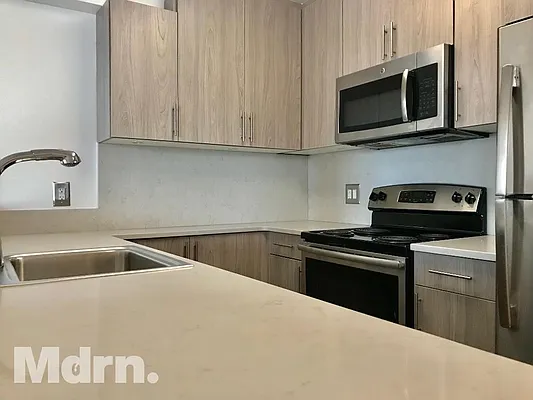 Rented by Mdrn Residential | media 18