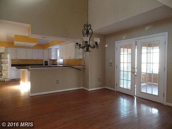 5th image of 122 Solitude Ln