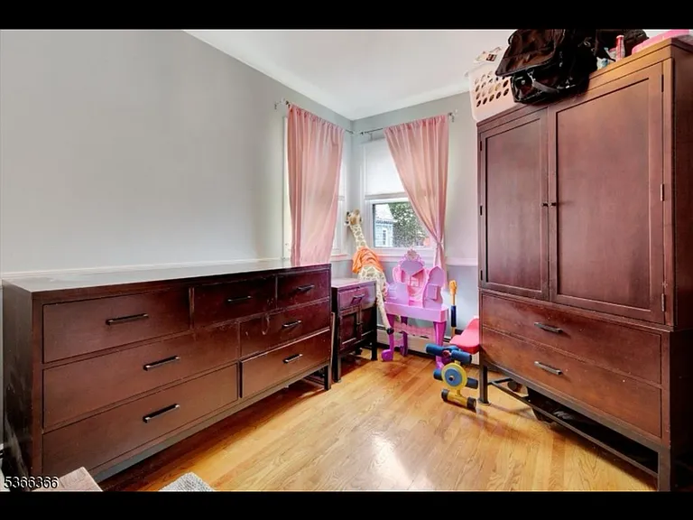 25 Linden St #2 — Photo 6