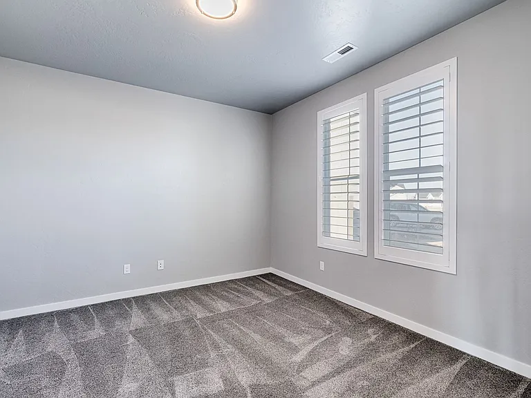 4346 N Nemea Ave — Photo 5