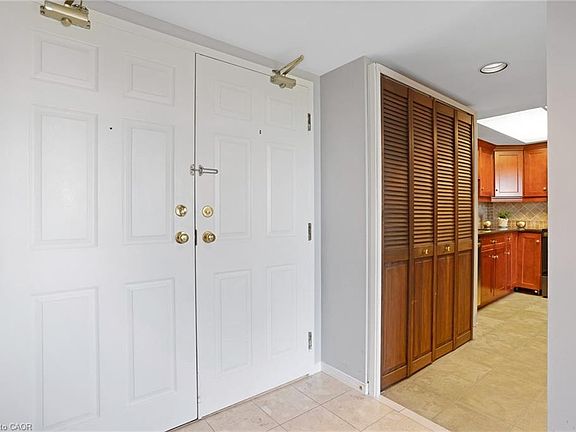 4th image of 3267 King St E #505