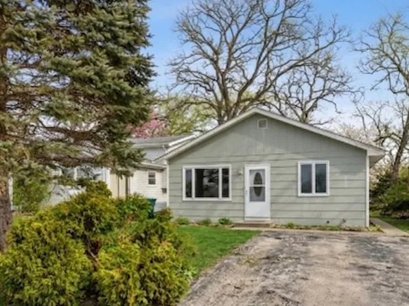 1207 Sunset Dr, Round Lake Beach, IL 60073
