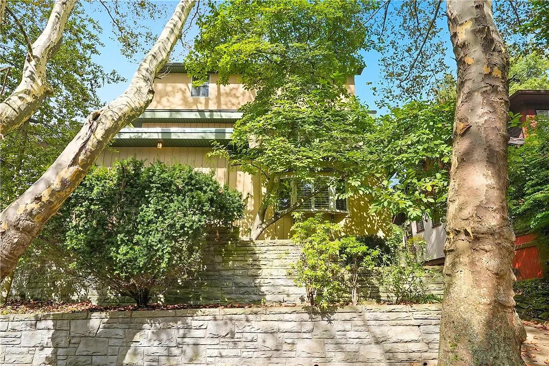 3 Olympia Pl photo 1