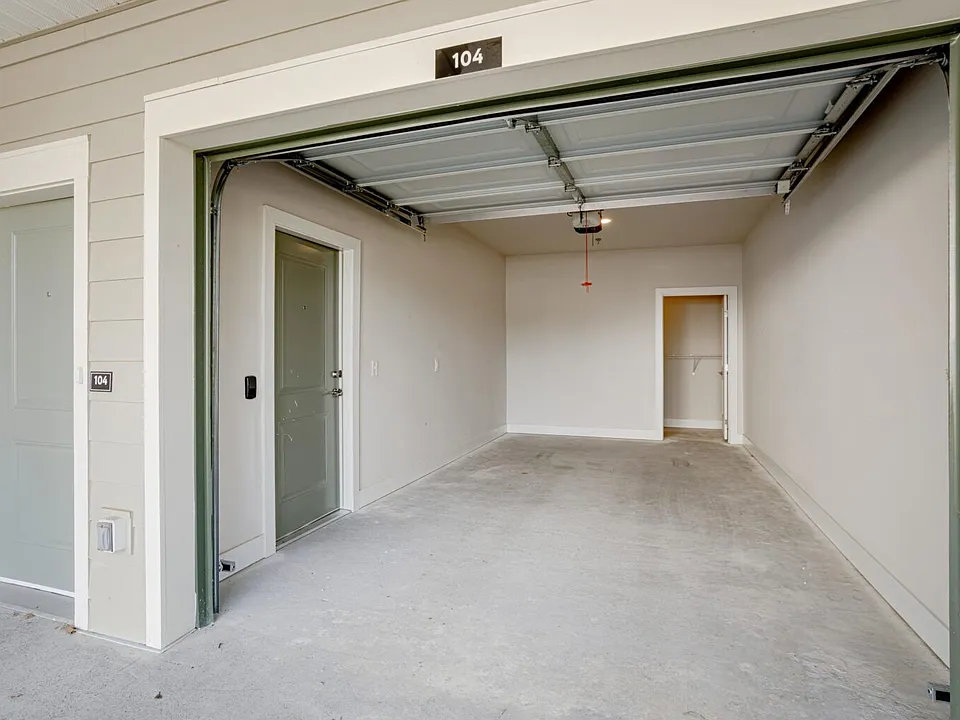 Building Photo 5