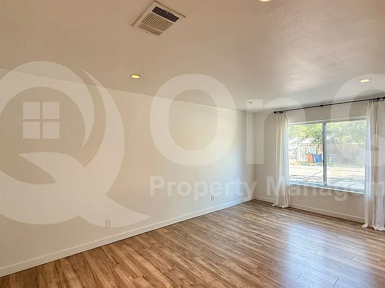5504 Northdale Dr — Photo 24