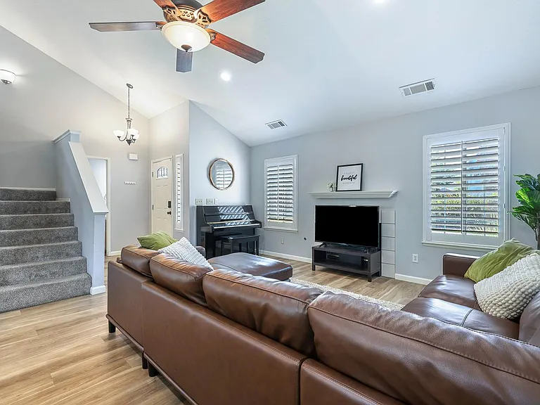 8735 N Cedar Ave #109 — Photo 7