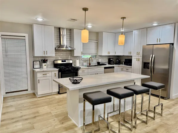 5455 Birdwood Rd, Houston, TX 77096