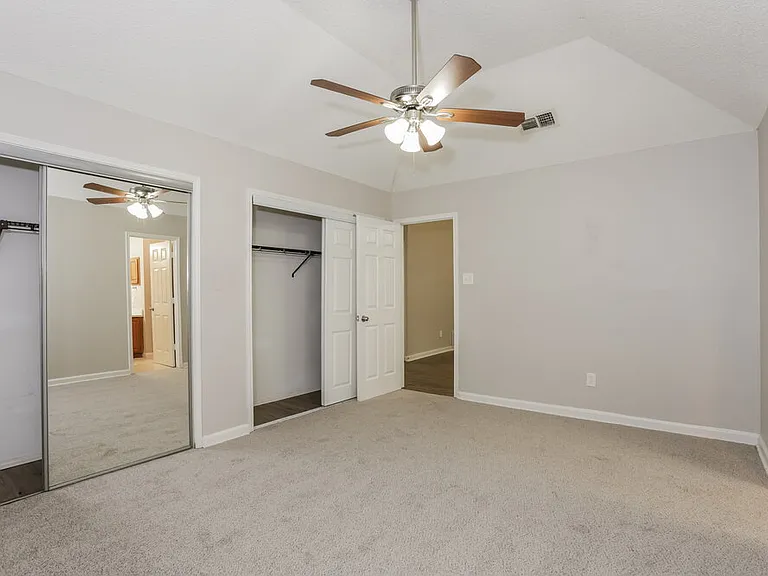 9004 Willoughby Ct — Photo 10