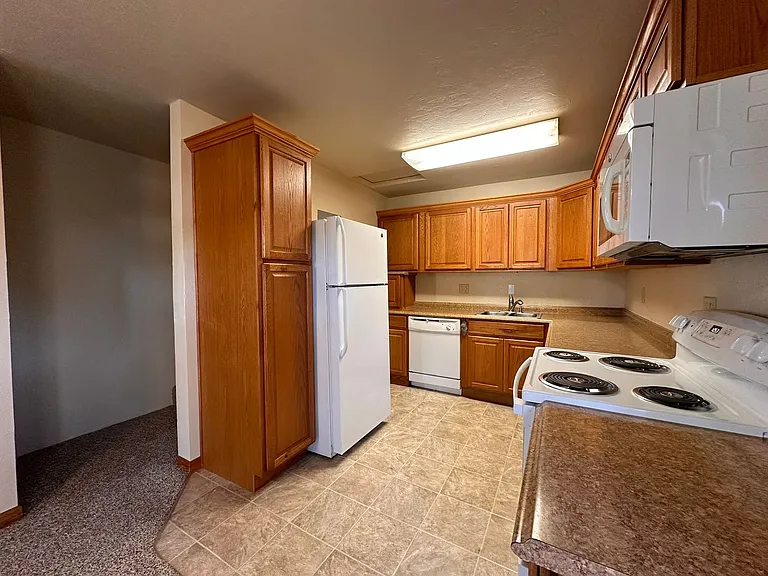 24966 Dunham Ave — Photo 5