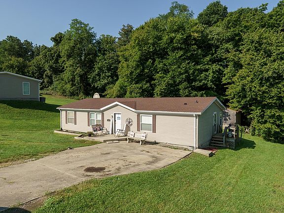2nd image of 245 Blue Jay Cir