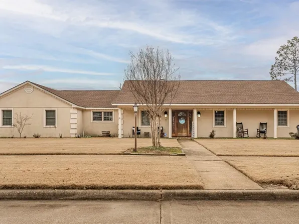 37 S Wedgewood Dr, Blytheville, AR 72315