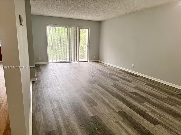 1200 NW 87th Ave #413 — Photo 6