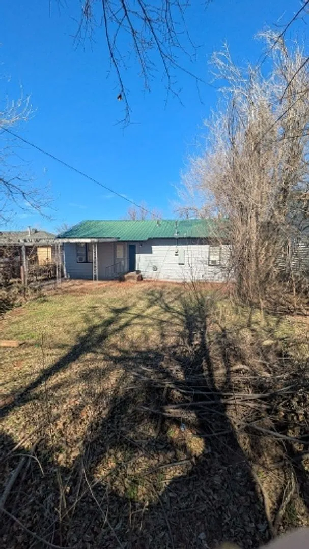 3 Bedroom / 1 Bathroom House for Rent 1606 SE 61st St, OKC — Photo 1
