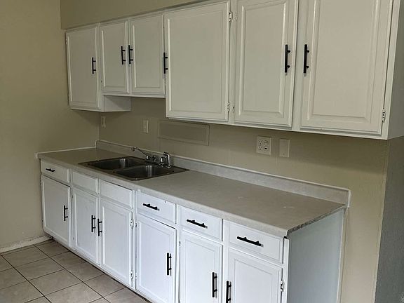 4th image of 5817 N Teutonia Ave