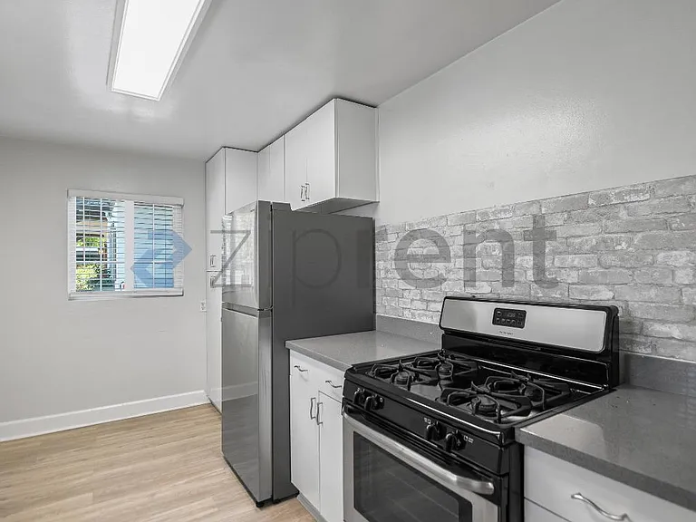 1946 Menalto Ave — Photo 13