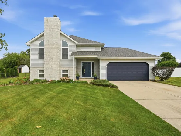565 Waterford Dr, Valparaiso, IN 46385