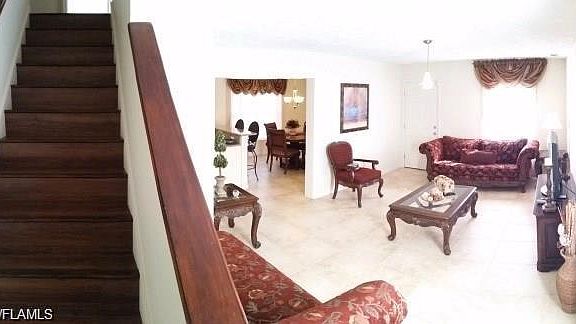 3rd image of 131 Leawood Cir