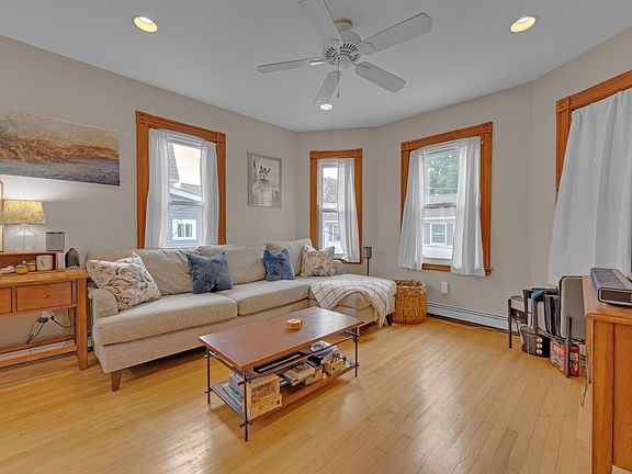 4th image of 24 Orchard Ave